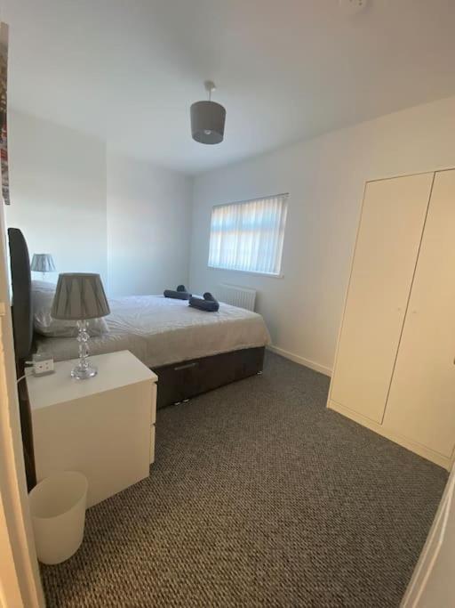 Modern Two Bed House Close To City Centre Belfast Exterior foto